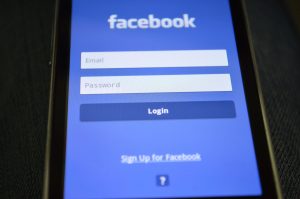 Social Media Vs Traditional Marketing