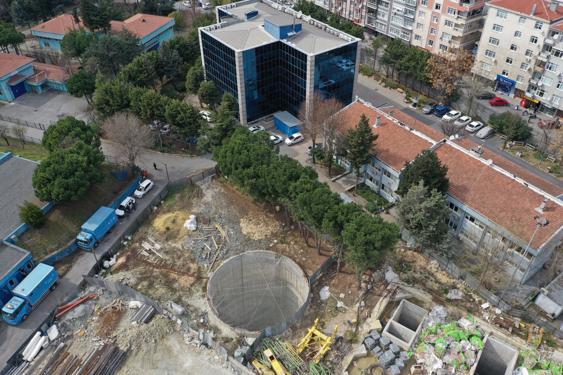 Aerial view of a construction site in Bahçelievler, İstanbul showcasing urban development. — Unlocking Business Success: The